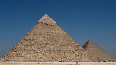 couple fuck on great pyramid|Egypt investigating couple over nude photos atop Great Pyramid